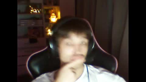 whitekingg online show from November 24, 1:32 pm