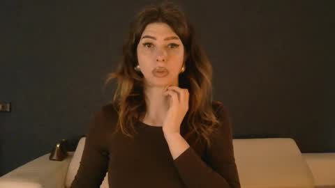 White Queen online show from April 16, 1:00 pm