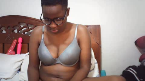 whitney_ly online show from July 28, 9:14 pm