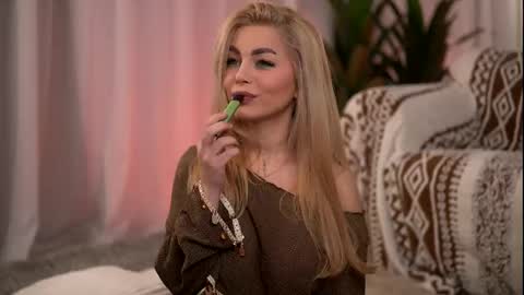 whitneyandrews online show from January 15, 6:22 am