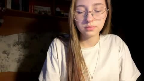 Vicky online show from April 5, 10:07 pm