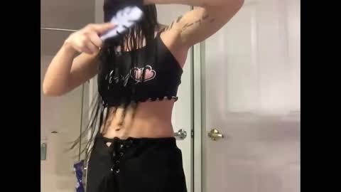 iamwhitneyoc online show from September 18, 7:18 pm