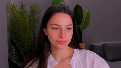 whoislulu online show from February 8, 3:00 pm