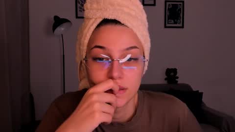 whoislulu online show from October 19, 6:56 pm