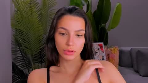 whoislulu online show from December 19, 9:49 pm