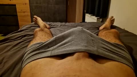 whoknowssomeone online show from February 24, 9:52 pm