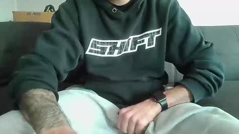 whtboytatted384 online show from December 16, 3:29 pm