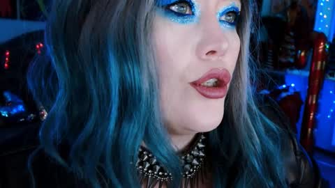 Laura  online show from December 28, 4:41 pm