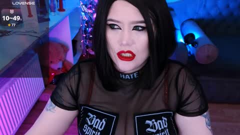 Laura  online show from February 11, 6:30 am