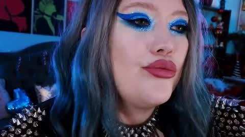 Laura  online show from December 29, 3:11 am