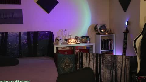 Gretchen  Jimmy online show from October 9, 4:40 am