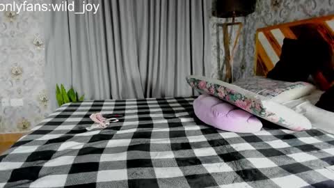 wild_joy online show from November 10, 2:09 pm