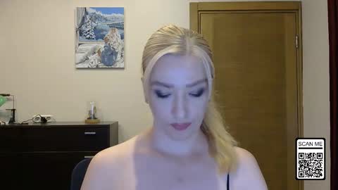 Snapshot of wild_silk_desire chatting on September 21, 1:37 pm Alina online show from September 21, 1:37 pm