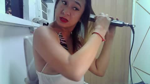 chloe online show from March 6, 10:14 am