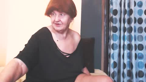 WildRedCat online show from April 25, 4:04 pm