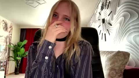 Anny online show from May 24, 2:01 pm