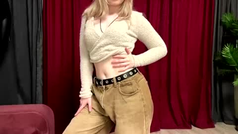 Anny online show from July 26, 10:35 am