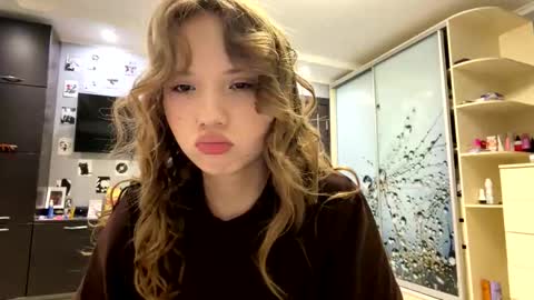 Olivia online show from February 25, 3:48 pm