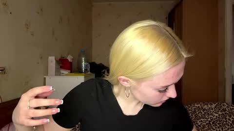 Sophia online show from April 9, 2:12 pm