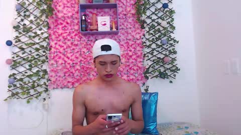 willians__ online show from October 22, 4:15 am