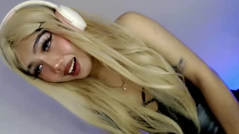 LE XI online show from November 28, 4:03 pm