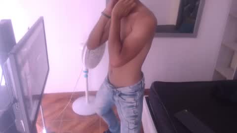 Wiltom online show from October 31, 2:39 pm