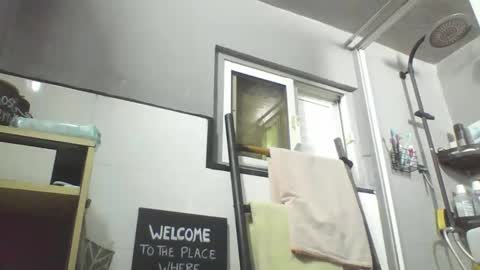 Snapshot of windowpane5 chatting on September 28, 6:06 pm windowpane online show from September 28, 6:06 pm