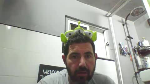 Snapshot of windowpane5 chatting on February 14, 10:36 pm windowpane online show from February 14, 10:36 pm