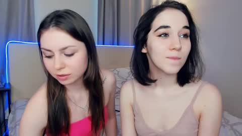 Amalia and Mia online show from February 15, 11:39 am