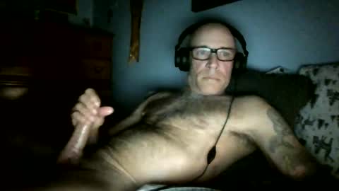 wingnutt765733498294 online show from August 26, 1:29 pm