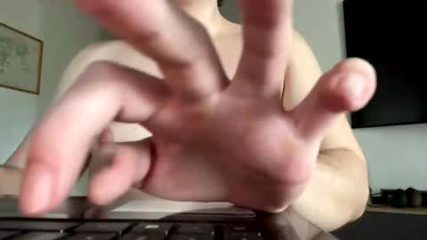 Winniethephoota online show from March 1, 7:51 pm