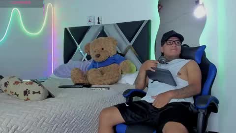 winniepooh_69 online show from May 27, 9:23 pm