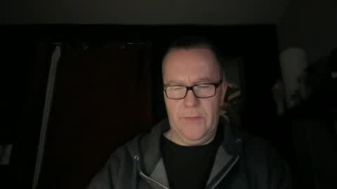 Snapshot of wintyr chatting on October 14, 9:45 am wintyr online show from October 14, 9:45 am