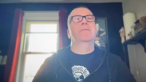 Snapshot of wintyr chatting on October 25, 4:18 pm wintyr online show from October 25, 4:18 pm