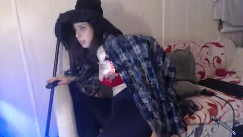 witchbitchmommy online show from March 6, 4:08 am