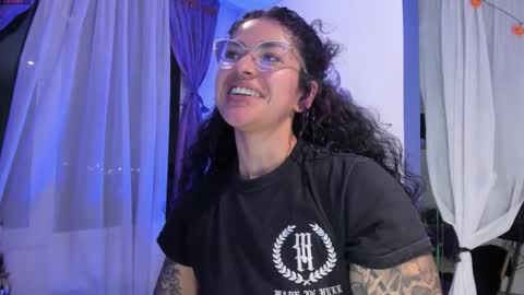     Luna Violeta  A r t i s t  online show from November 6, 1:30 am