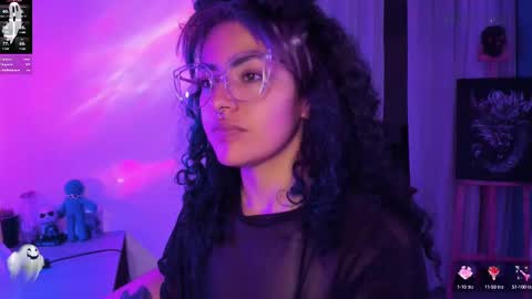 Snapshot of witchofhearts chatting on February 24, 1:57 am     Luna Violeta  A r t i s t  online show from February 24, 1:57 am