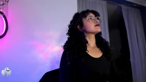 Snapshot of witchofhearts chatting on March 10, 11:38 pm     Luna Violeta  A r t i s t  online show from March 10, 11:38 pm