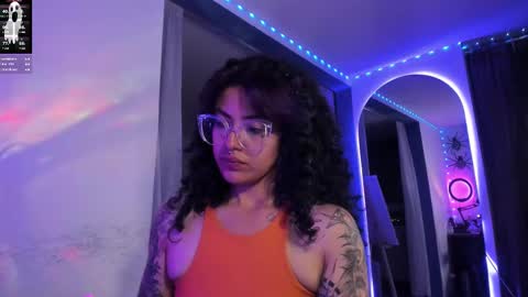 Snapshot of witchofhearts chatting on March 2, 5:12 am     Luna Violeta  A r t i s t  online show from March 2, 5:12 am