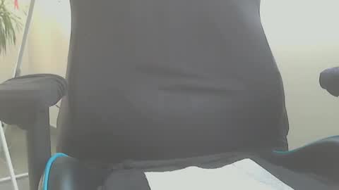 Snapshot of wiwi743 chatting on October 10, 12:11 pm wiwi743 online show from October 10, 12:11 pm