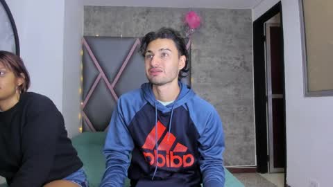 Nicolas Y Laura online show from April 6, 11:22 am