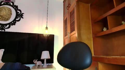  W O L F  online show from April 22, 11:39 am