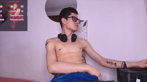  W O L F  online show from March 3, 11:50 am