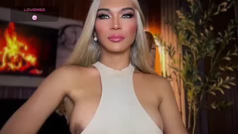Julia online show from July 8, 3:10 am