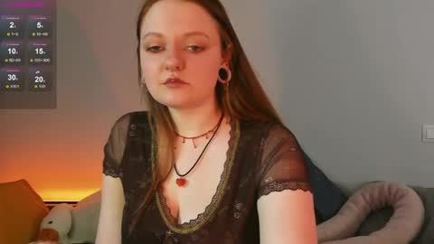 wonderconnie online show from April 15, 9:12 am