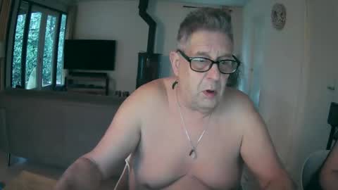 woodwurm and Snoeske online show from January 14, 8:22 am