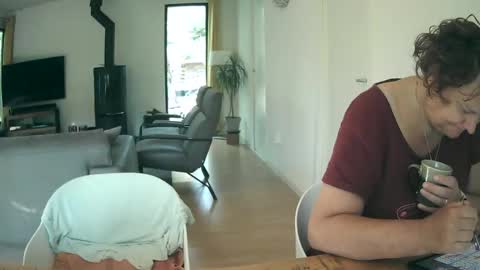 woodwurm and Snoeske online show from May 9, 6:52 am