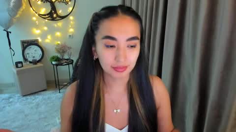 dudetta Kim online show from May 4, 8:04 pm