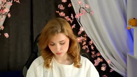 Lily online show from April 24, 5:31 am