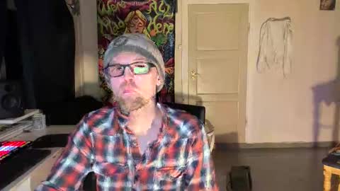 wulffi95 online show from March 6, 9:47 pm